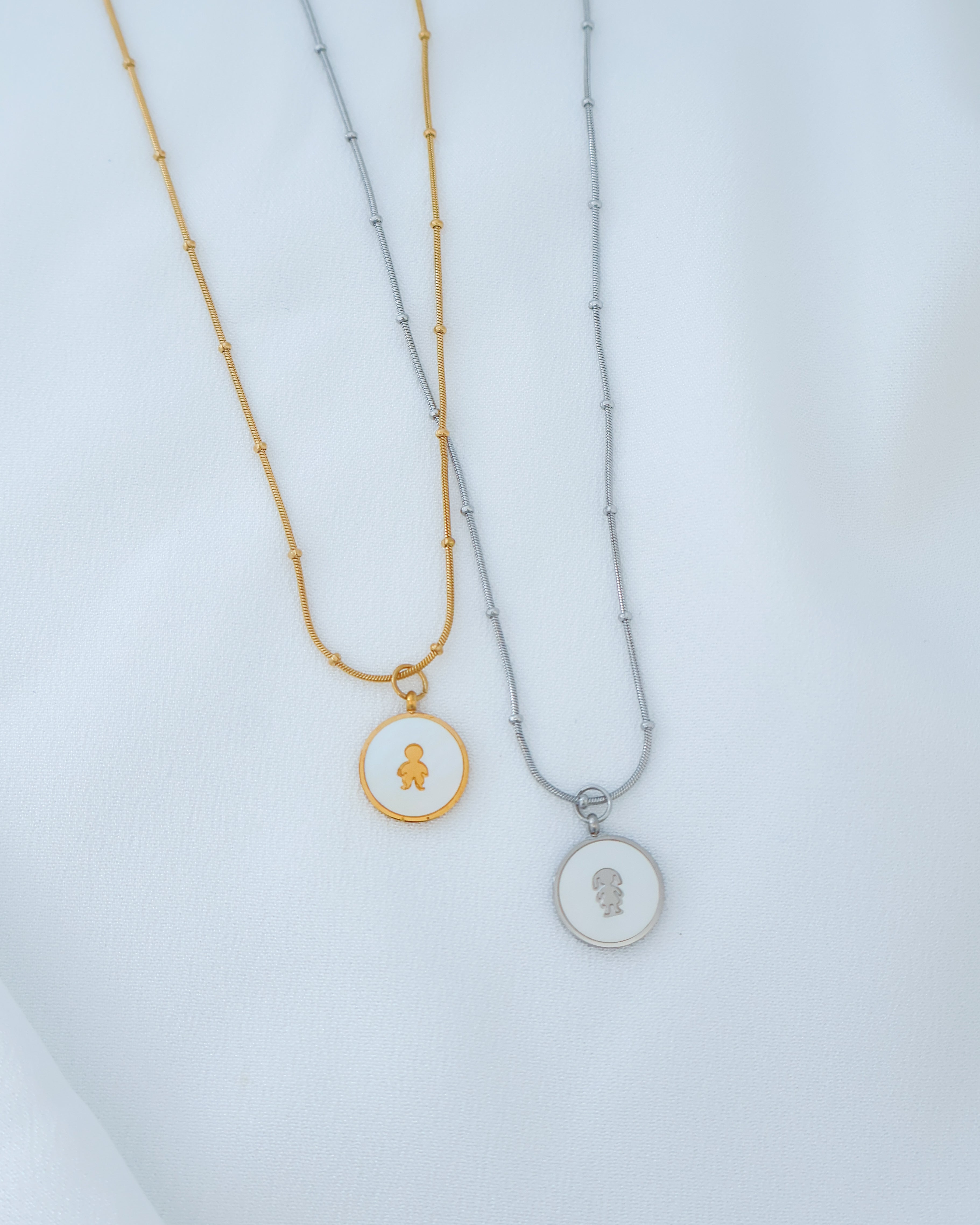 Colar Medalha com Menino/a