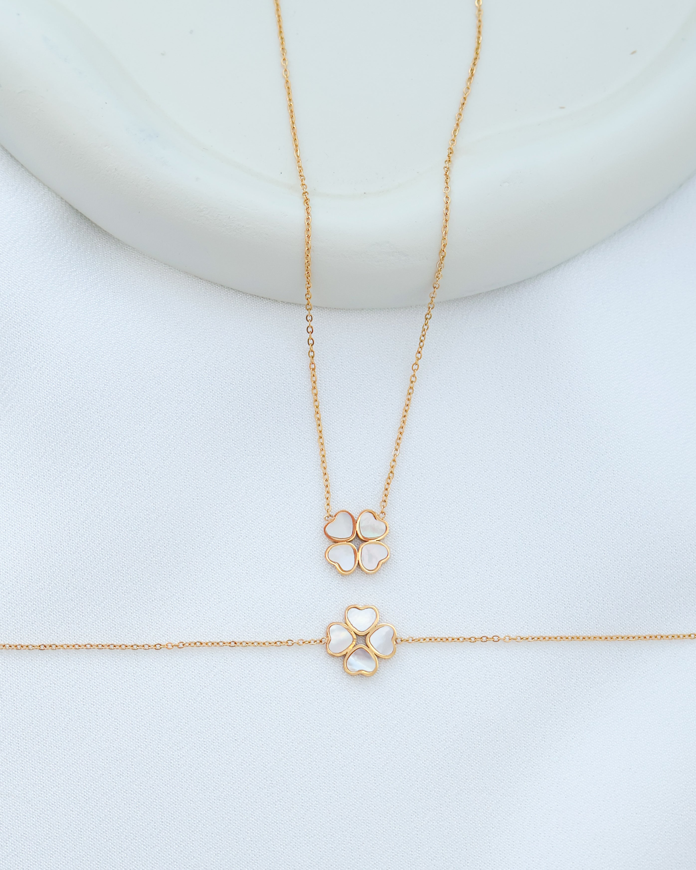 Conjunto Trevo dourado